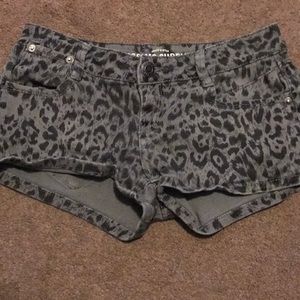 Mossimo animal print shorts